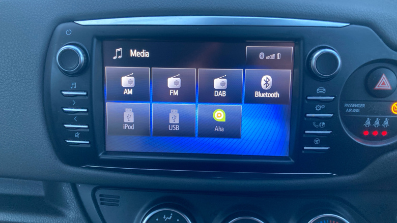 Toyota Yaris 1.5 VVT-i Icon Tech 5dr Petrol Hatchback